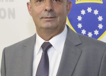 Direktor ZZO sebi povećao platu na 10.000 KM mjesečno